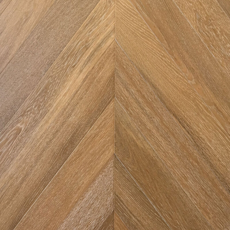  Wood Bee Herringbone Дуб Калифорния браш матовый California,UV-лак gloss 5-9% (левая)