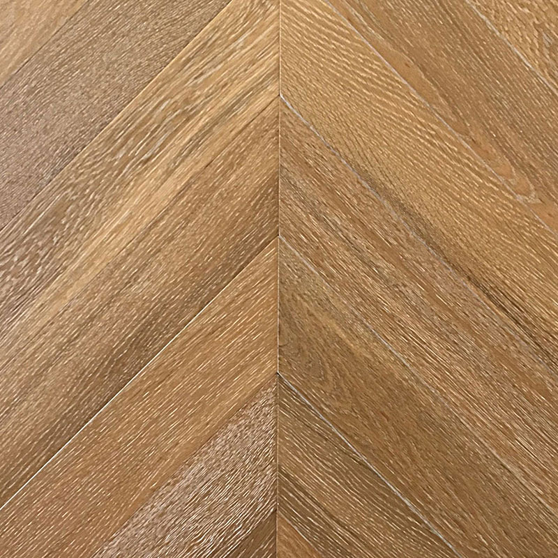  Wood Bee Chevron  Дуб Калифорния браш матовый California,UV-лак gloss 5-9% (левая)