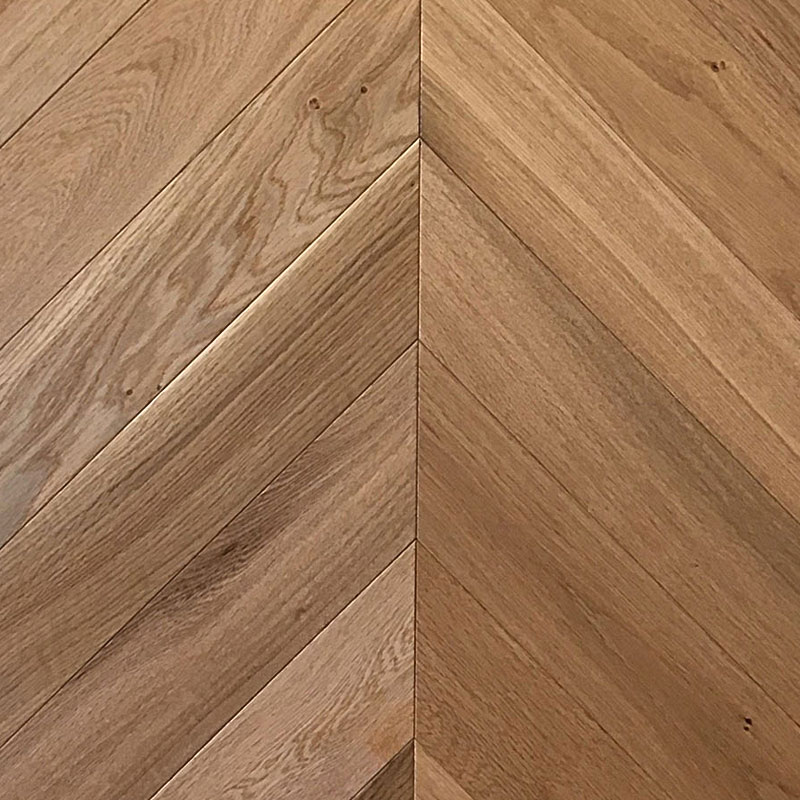  Wood Bee Chevron  Дуб Натур браш матовый Natur Brush, UV-лак gloss 5-9% (левая)