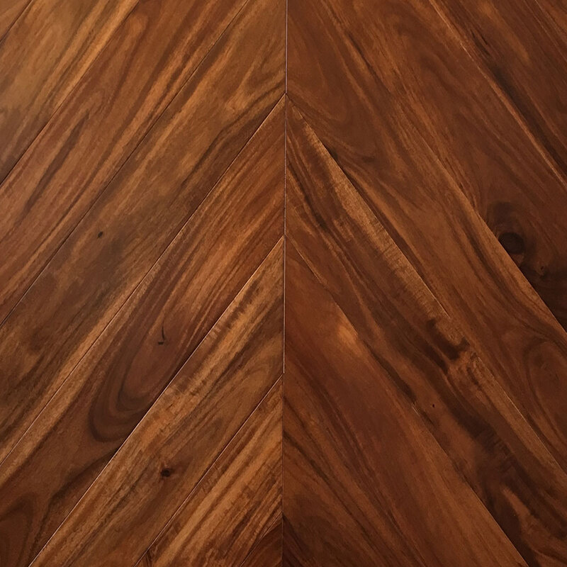  Wood Bee Herringbone Сукупира гладкий глянец Sucupira, UV-лак gloss 40±5% (правая)