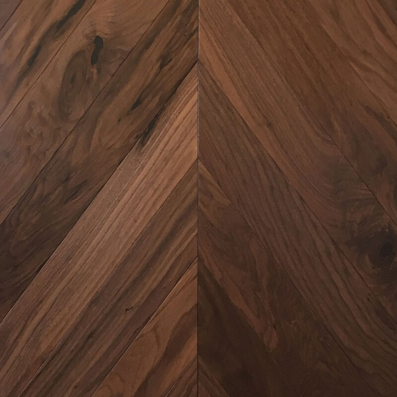  Wood Bee Herringbone Американский Орех Кангари гладкий глянец Cangaree, UV-лак gloss 30±5% (левая)