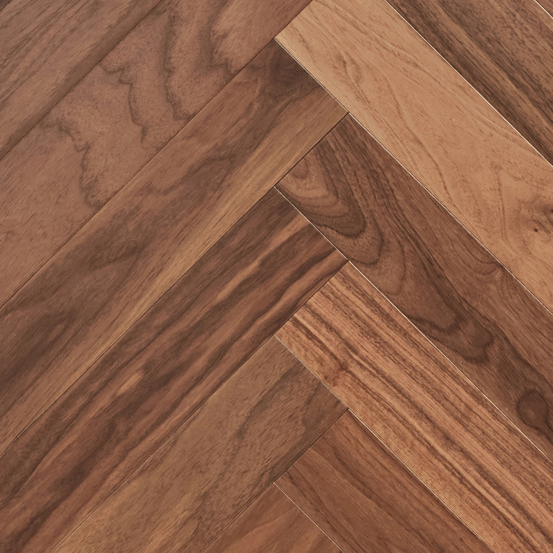  Wood Bee Herringbone Американский Орех Селект гладкий глянец Select, UV-лак gloss 30±5% (левая)