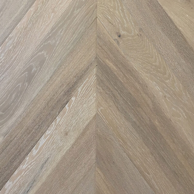  Wood Bee Herringbone Дуб Крема браш матовый Crema, UV-лак gloss 5-9% (правая)