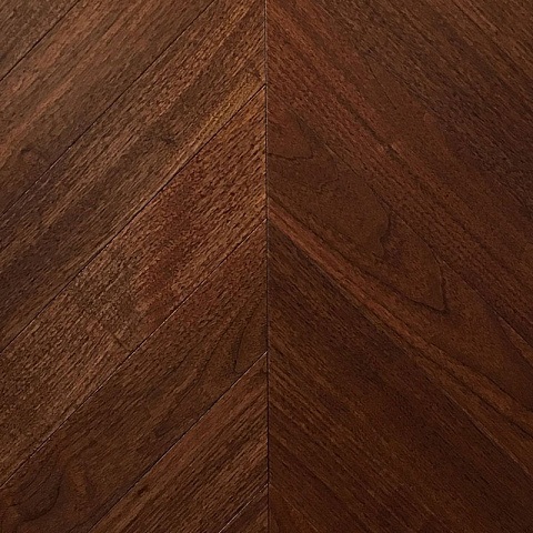 Wood Bee Chevron  Американский Орех Селект гладкий глянец Select, UV-лак gloss 30±5% (левая) (фото 1)