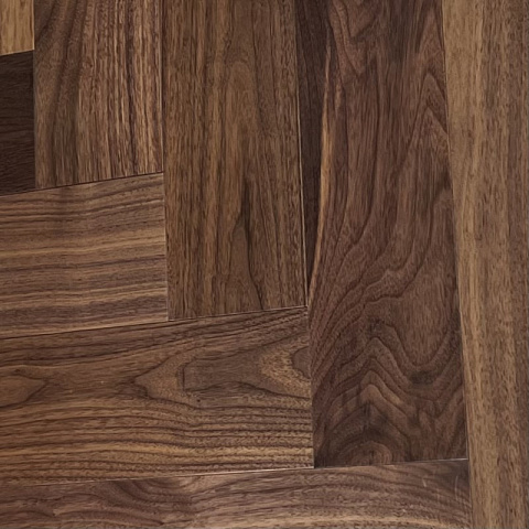 CROWNWOOD EXOTIC ONE Английская елка 90° 2-х слойная Орех Американский Натуральный Селект лак 600 х 125 х 12 / 1.50 м2 (фото 2)