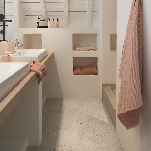 ПВХ-плитка Quick-Step QS Alpha Vinyl ILLUME плитка AVMTU 40275 Бетон устричный (фото 3)