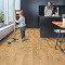 ПВХ-плитка Quick Step LIVYN Pulse Click PUCL 40088 Дуб осенний медовый (миниатюра фото 4)