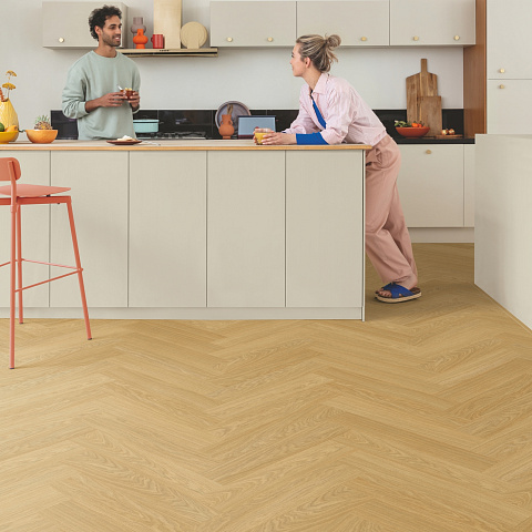 ПВХ-плитка Quick-Step QS Alpha Vinyl CIRO елка AVHBU 40360 Дуб чистый медовый (фото 2)