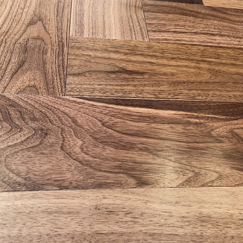 CROWNWOOD EXOTIC ONE Английская елка 90° 2-х слойная Орех Американский Натуральный Селект лак 600 х 125 х 12 / 1.50 м2 (фото 3)